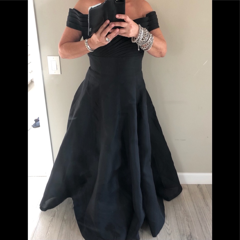 80’s Murray Arbeid silk sweetheart neckline strapless formal gown black 8-10